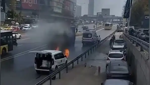 Yanan Araçta TOMA ile Yapılan Cesur Müdahale Kameralara Yansıdı