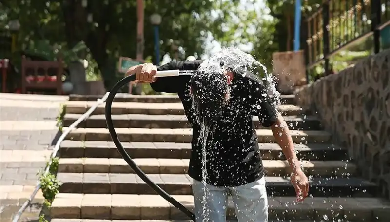 Hafta Sonu Kavurucu Hava Geliyor! Sıcaklıklar Rekor Kıracak