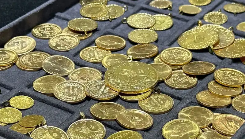 Altın Fiyatları Hafta Sonu Yükseliyor Mu? Piyasalarda Neler Oluyor?