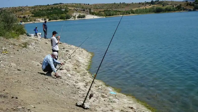 Kafesler Patladı, Yerel Halk Baraja Koştu: Beklenmedik Olayın Ardındaki Gerçekler