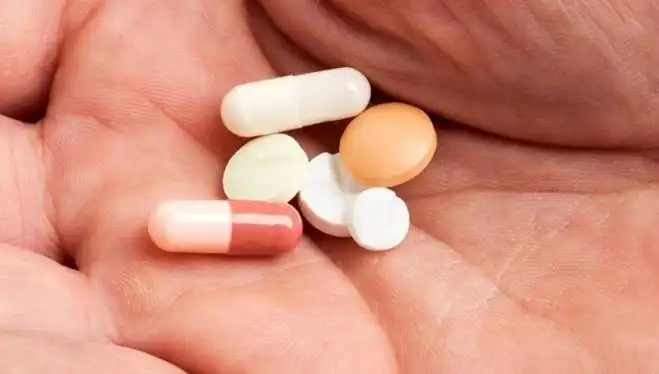 Milyonlarca Kişi Kullanıyor: Reçetesiz İlaçların Sakıncaları ve Uyarılar