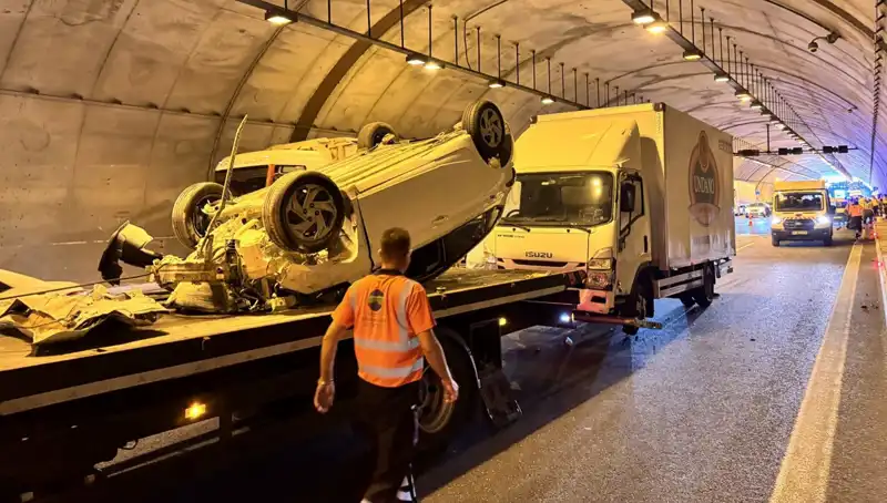 Kuzey Marmara Otoyolu'nda Feci Kaza: Otomobil ve Kamyonetin Çarpışması
