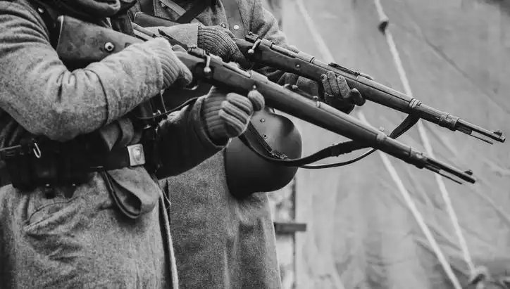 İngiliz İstihbarat Şefinin Ailesindeki Gizli Nazi Bağlantısı Şaşkınlık Yarattı