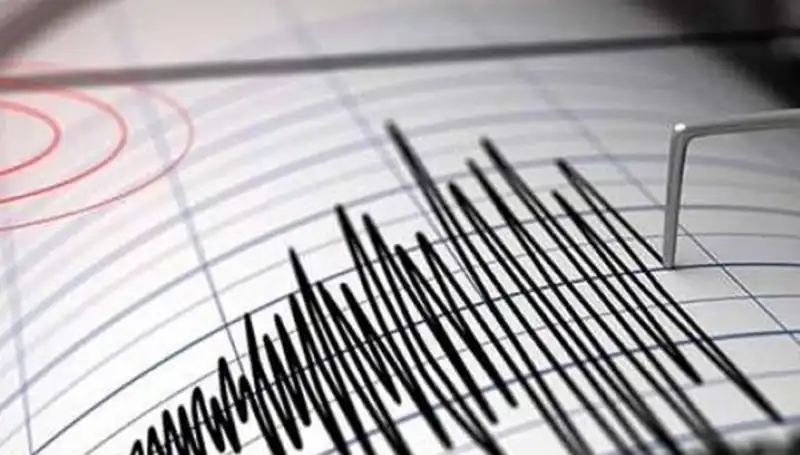 Sındırgı'da 4,3 Büyüklüğünde Deprem: Şehirde Panik Hüküm Sürdü