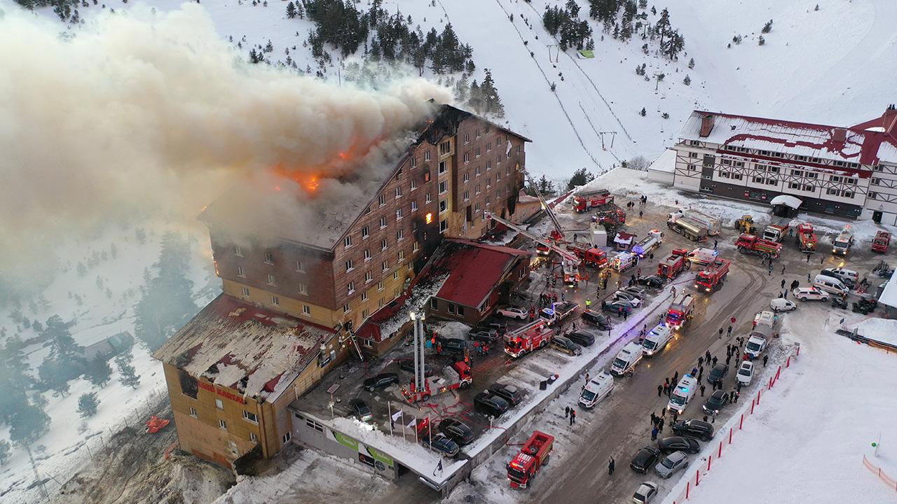 Bolu'da Otel Yangınında 66 Kişi Hayatını Kaybetti, 51 Kişi Yaralı