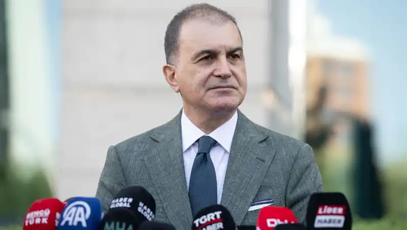 Ömer Çelik'ten Özel'e Sert Yanıt: Meşru Alanı Tehdit Eden Sözler Yok Hükmündedir