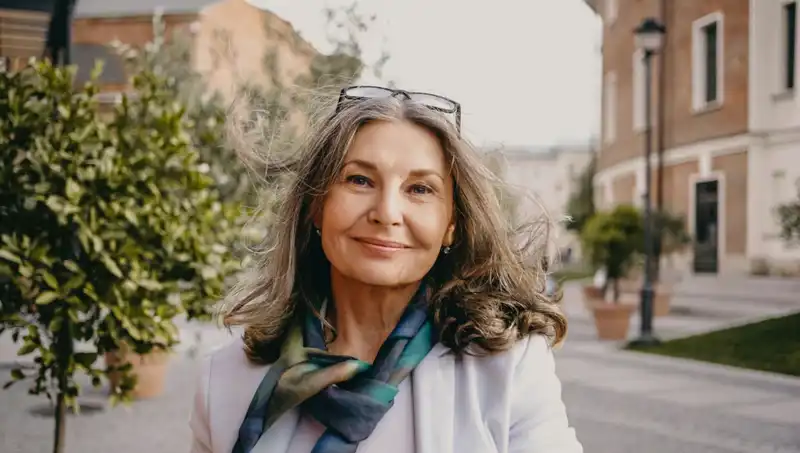 Kadınların Daha Uzun Yaşamasının Sırları: Bilim ve Toplum
