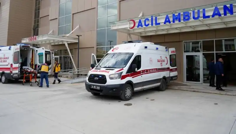 Erzincan'da Korkunç Kaza: Hayatını Kaybeden Bir Kişi, Üç Yaralı