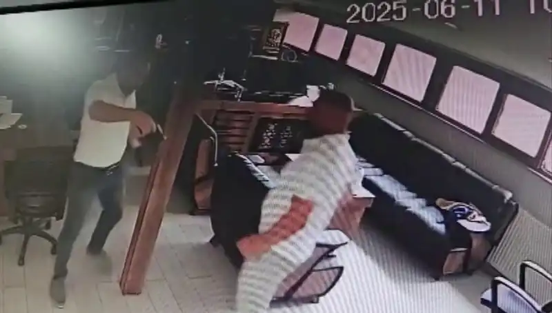 Alacak Verecek Meselesi Kanlı Bir Çatışmaya Dönüşünce: Kalfa, İş İnsanını Öldürdü!