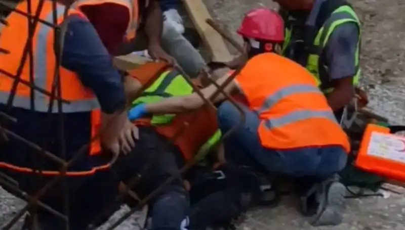 Adana'da İnşaatta Kaza: İki İşçi Yaralandı, Olayın Detayları Ortaya Çıktı