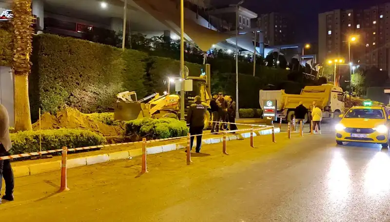Doğalgaz Paniği AVM Girişinde Nefesleri Kestikten Sonra Sakinleşti