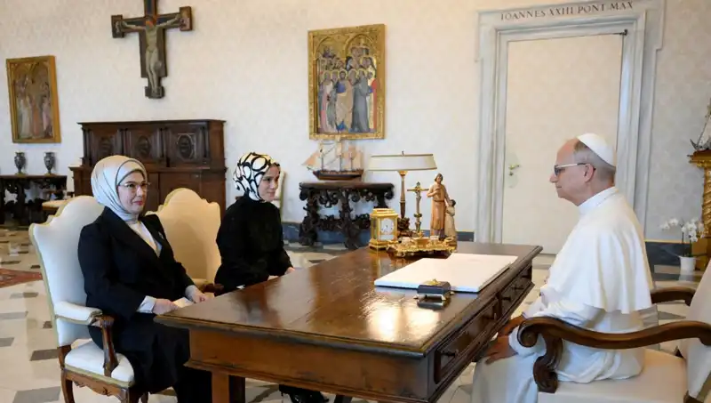 Emine Erdoğan ve Papa Leo’nun İkili Görüşmesi: Gazze, Barış ve Umut Mesajları