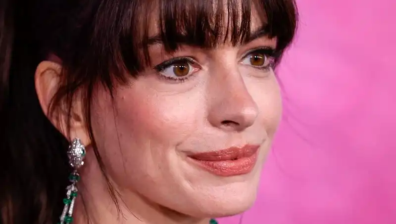 Hollywood'un Şok Eden Estetik Trendleri: Yüzlere Ölü Deri Enjeksiyonu