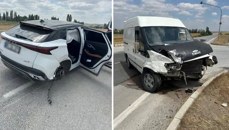 Çorum’da Korkutan Trafik Kazası: İki Araç Kafa Kafaya Çarpıştı