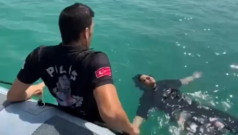 Baraj Gölünde Korkunç Olay: Kadın Gemi Adamları Tarafından Kurtarıldı!
