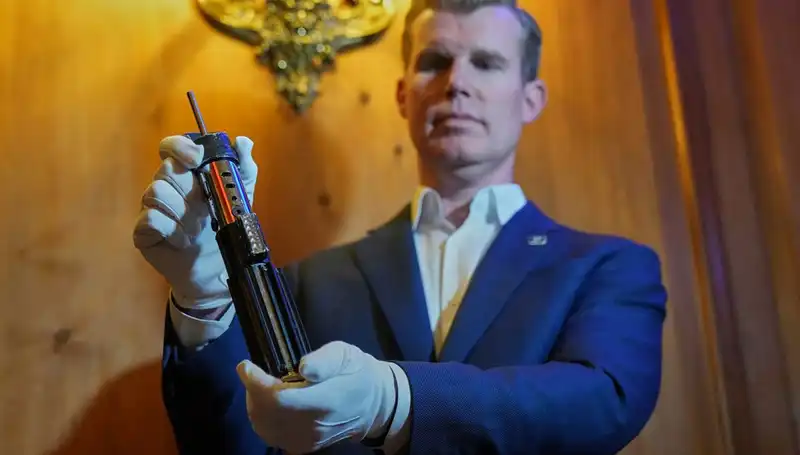 Ünlü Darth Vader Işın Kılıcı, 3.65 Milyon Dolara Yeni Sahibine Kavuştu
