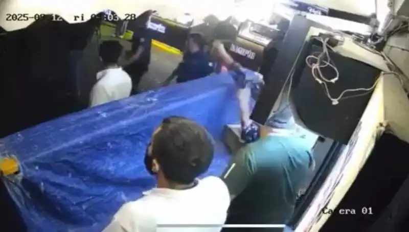 Ortaköy'de Gece Yarısı Tekme Tokat Kavgayla Çalkalandı