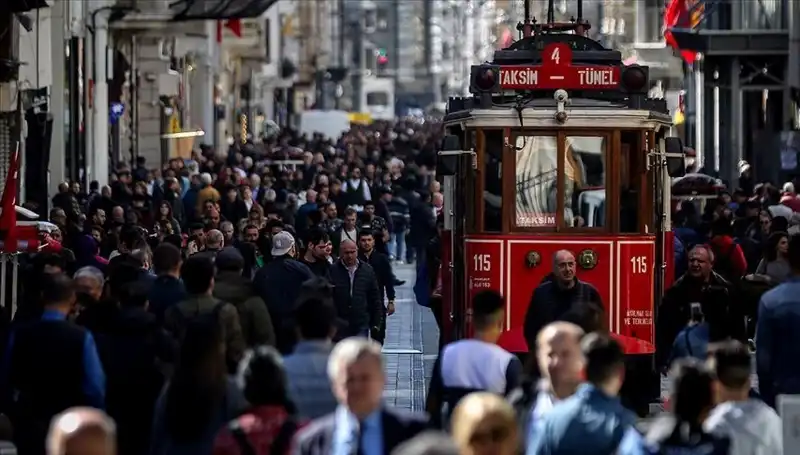Türkiye'nin Nüfusu Tarihî Bir Zirveye Ulaşıyor: 2023 Rakamlarıyla Sıradışı Büyüme