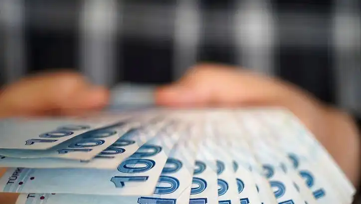 Emekli Promosyonları 2025: Kamu ve Özel Bankalardan En İyi Teklifler