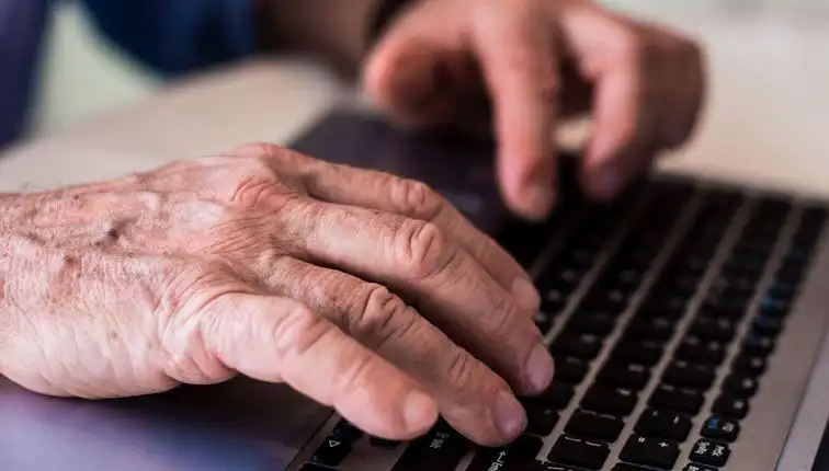 Dijital Dünyanın Gücü: Teknoloji Demansa Karşı Nasıl Koruyor?