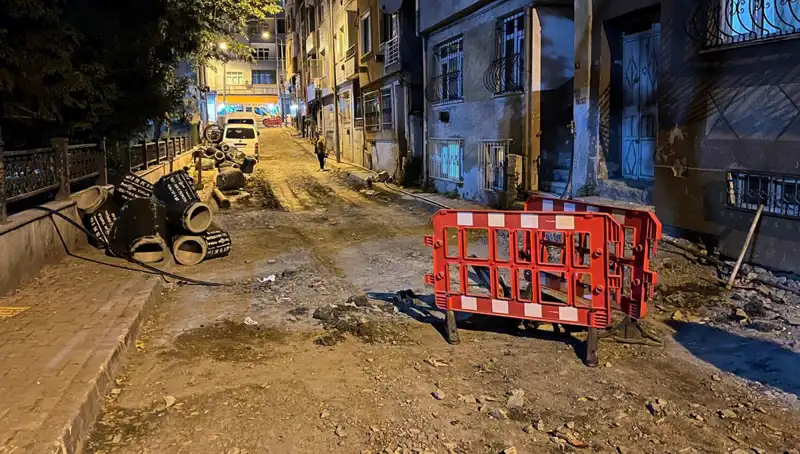 Bayrampaşa’da Altyapı Çalışmaları Sırasında Rögar Kapağı Patladı, İhmal Mi Var?