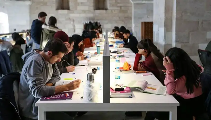 Üniversiteler 2023-2024 Akademik Yılına Ne Zaman Başlayacak?