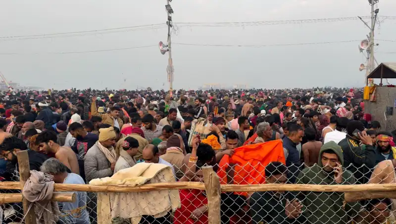 Hindistan'daki Dini Festivalde Yaşanan İzdihamda Can Kaybı: 6 Ölü